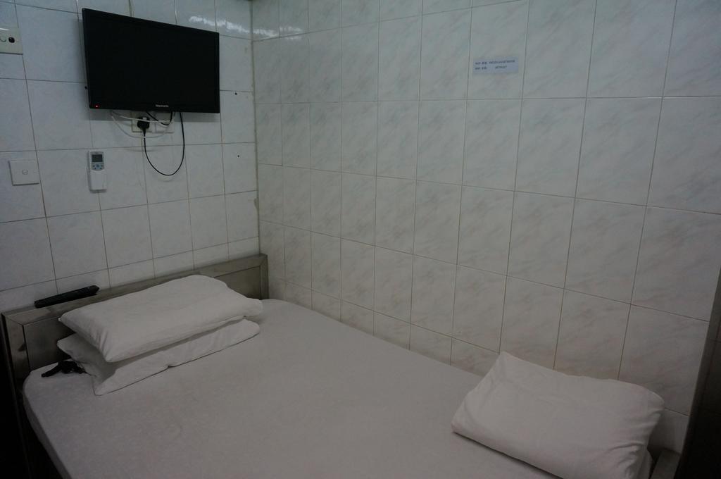 Pay-Less Guesthouse Hong Kong Room photo