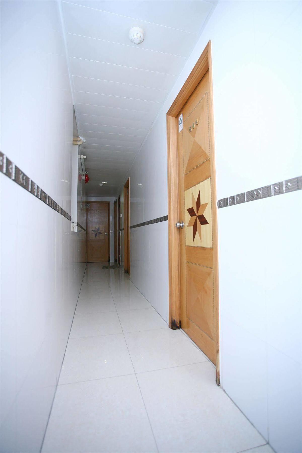 Pay-Less Guesthouse Hong Kong Exterior photo